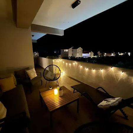 Golden Dream Apartment