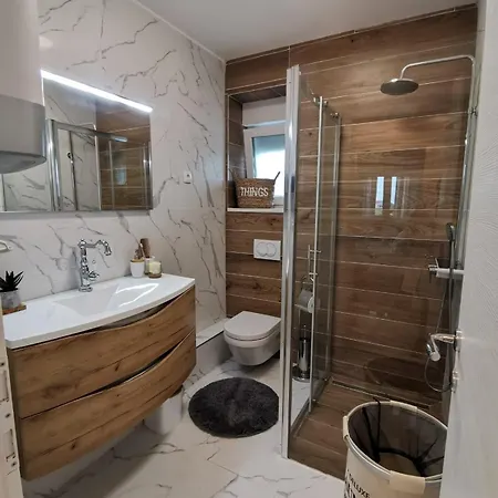 Golden Dream Apartment